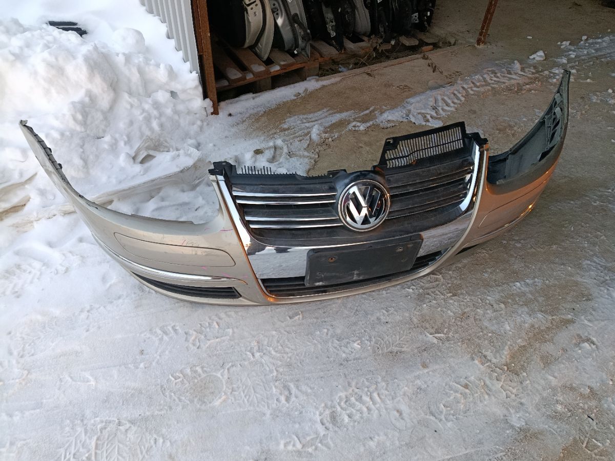 Бампер 1K0807221D на Volkswagen Jetta 1K Фото 14