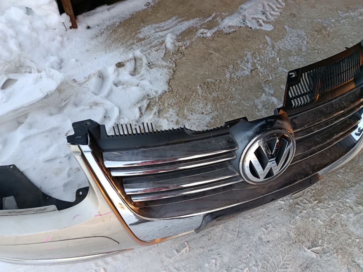 Бампер 1K0807221D на Volkswagen Jetta 1K Фото 15