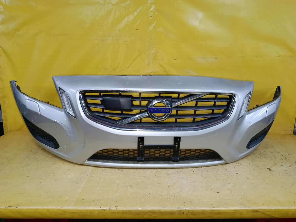 Бампер на Volvo S60 FS Фото 1
