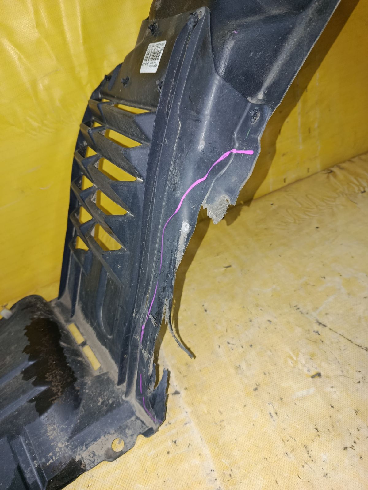 Подкрылок 53876-44080 на Toyota Ipsum ACM21W 2AZ-FE Фото 5