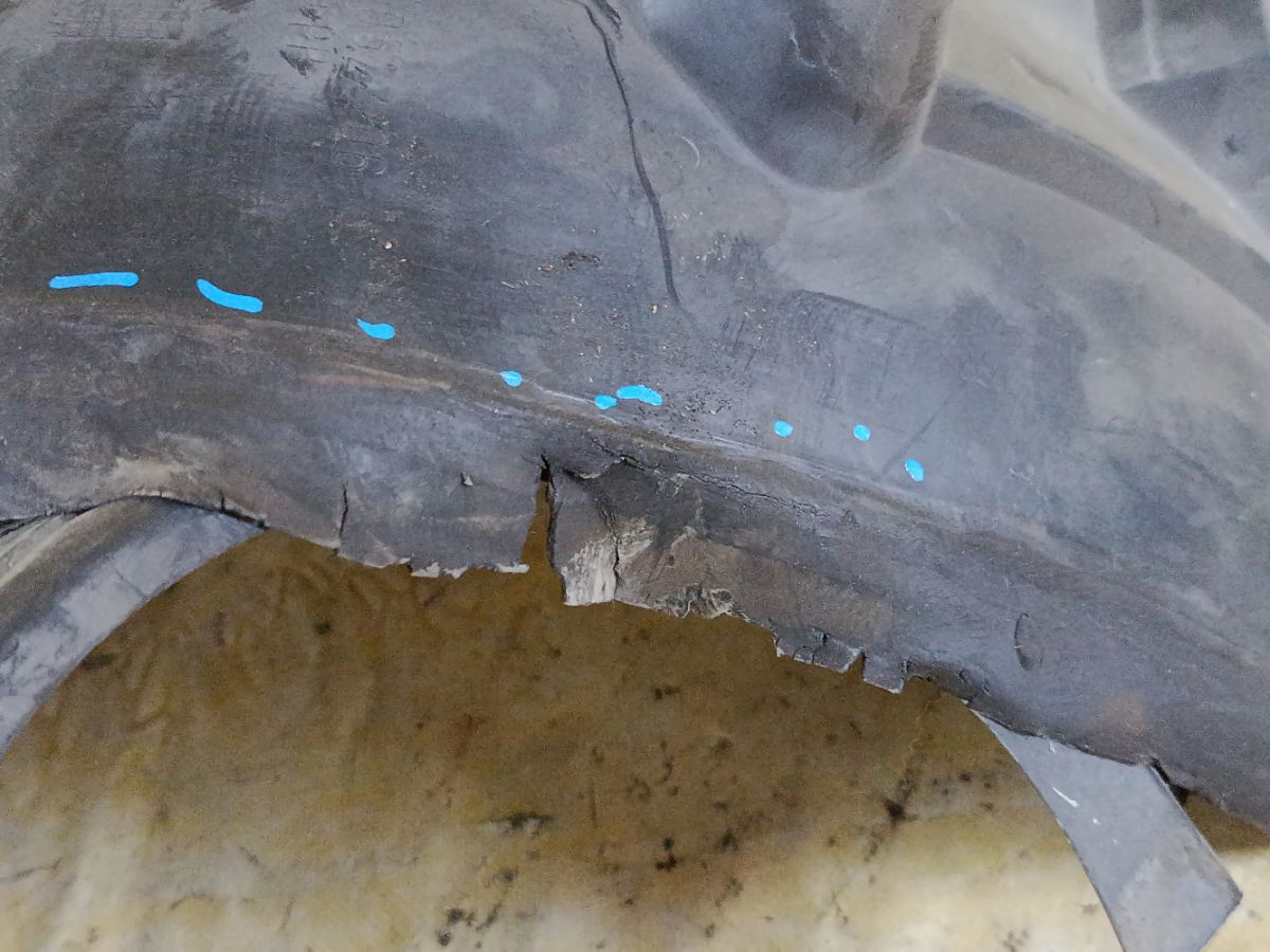 Подкрылок A2038810323 на Mercedes-Benz C-Class W203.246 271.946 Фото 3