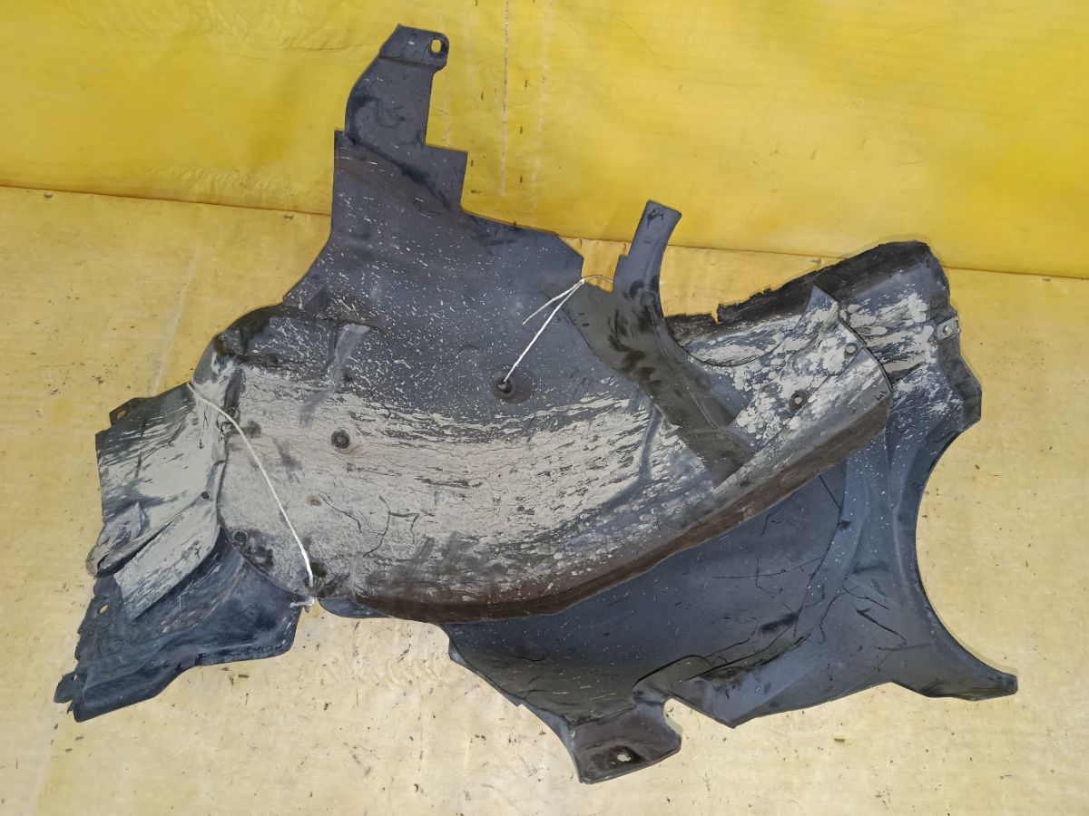 Подкрылок A2038810323 на Mercedes-Benz C-Class W203.246 271.946 Фото 4