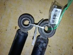 Амортизатор на Toyota Noah AZR65G Фото 3