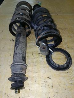 Амортизатор на Mitsubishi Grandis NA4W Фото 2