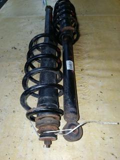 Амортизатор на Toyota Corolla Fielder NZE164G Фото 2