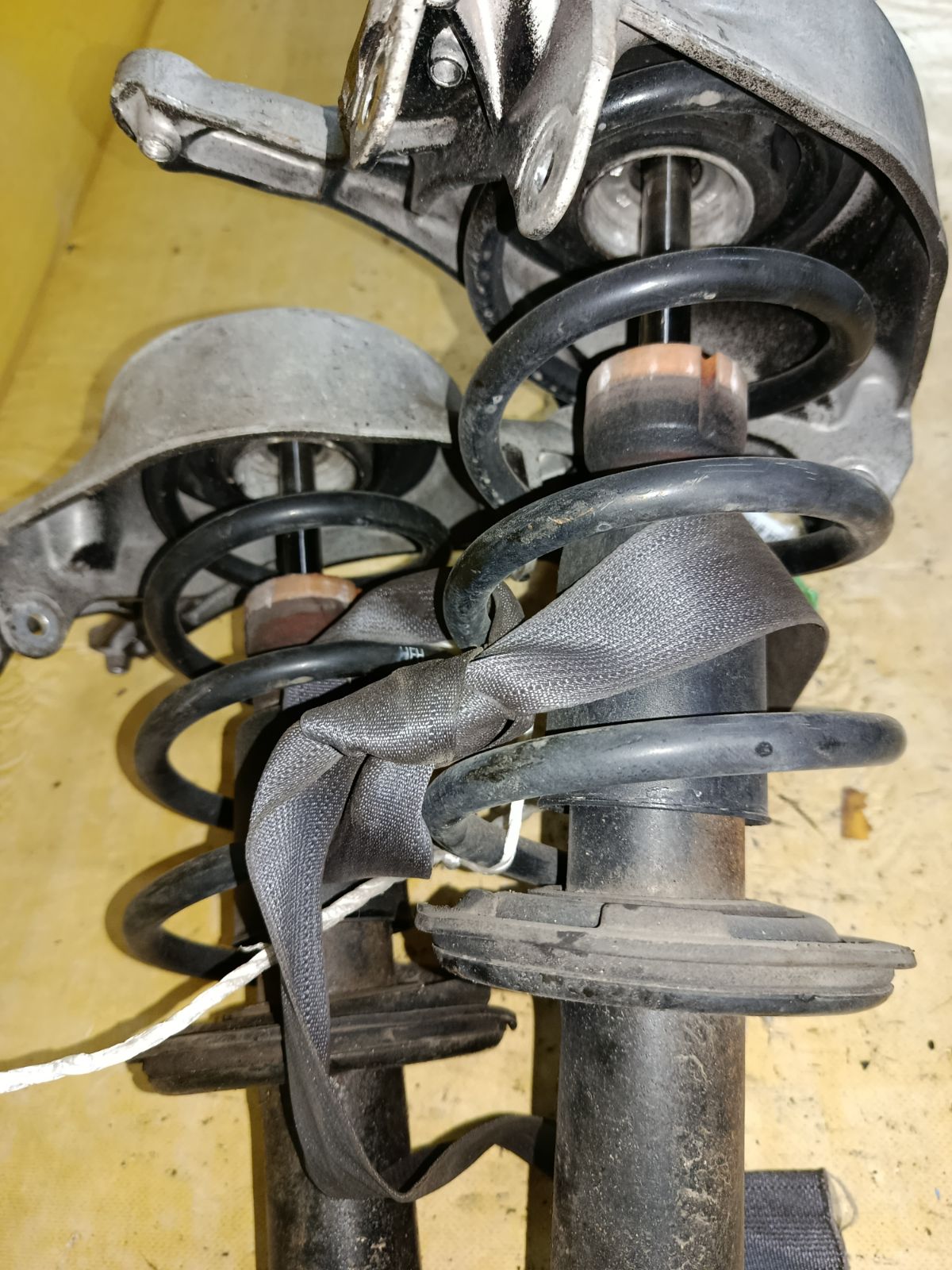 Стойка амортизатора на Audi A4 8K CDN Фото 3