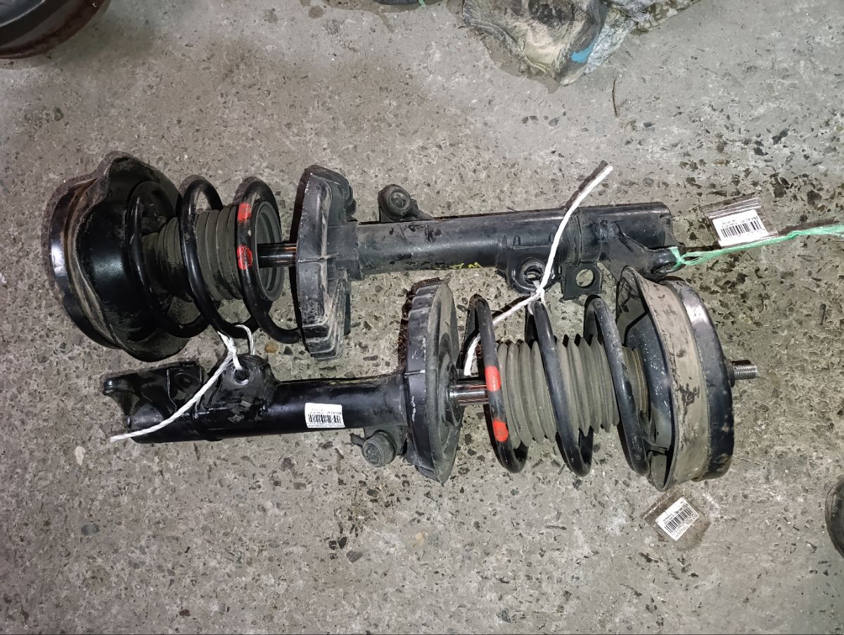 Стойка амортизатора на Mercedes-Benz C-Class Station Wagon S203.246 271.946 Фото 6