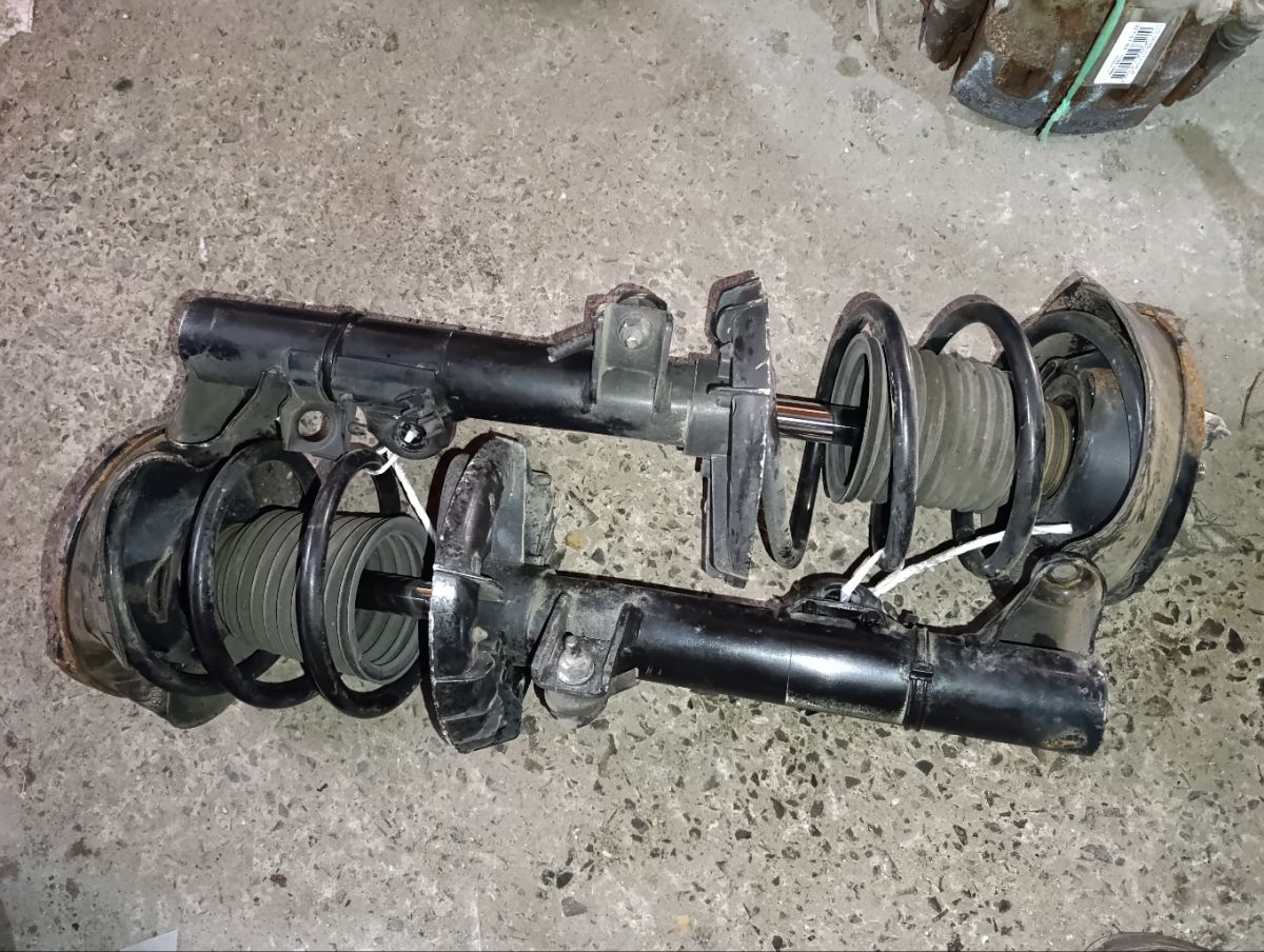 Стойка амортизатора на Mercedes-Benz C-Class Station Wagon S203.246 271.946 Фото 10