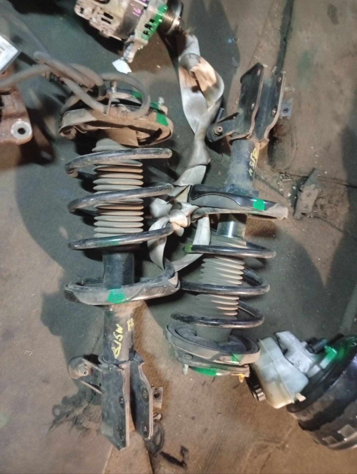 Стойка амортизатора на Mazda Familia S-Wagon BJ5W ZL Фото 5