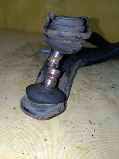 Рычаг на Mitsubishi Grandis NA4W 4G69 Фото 2