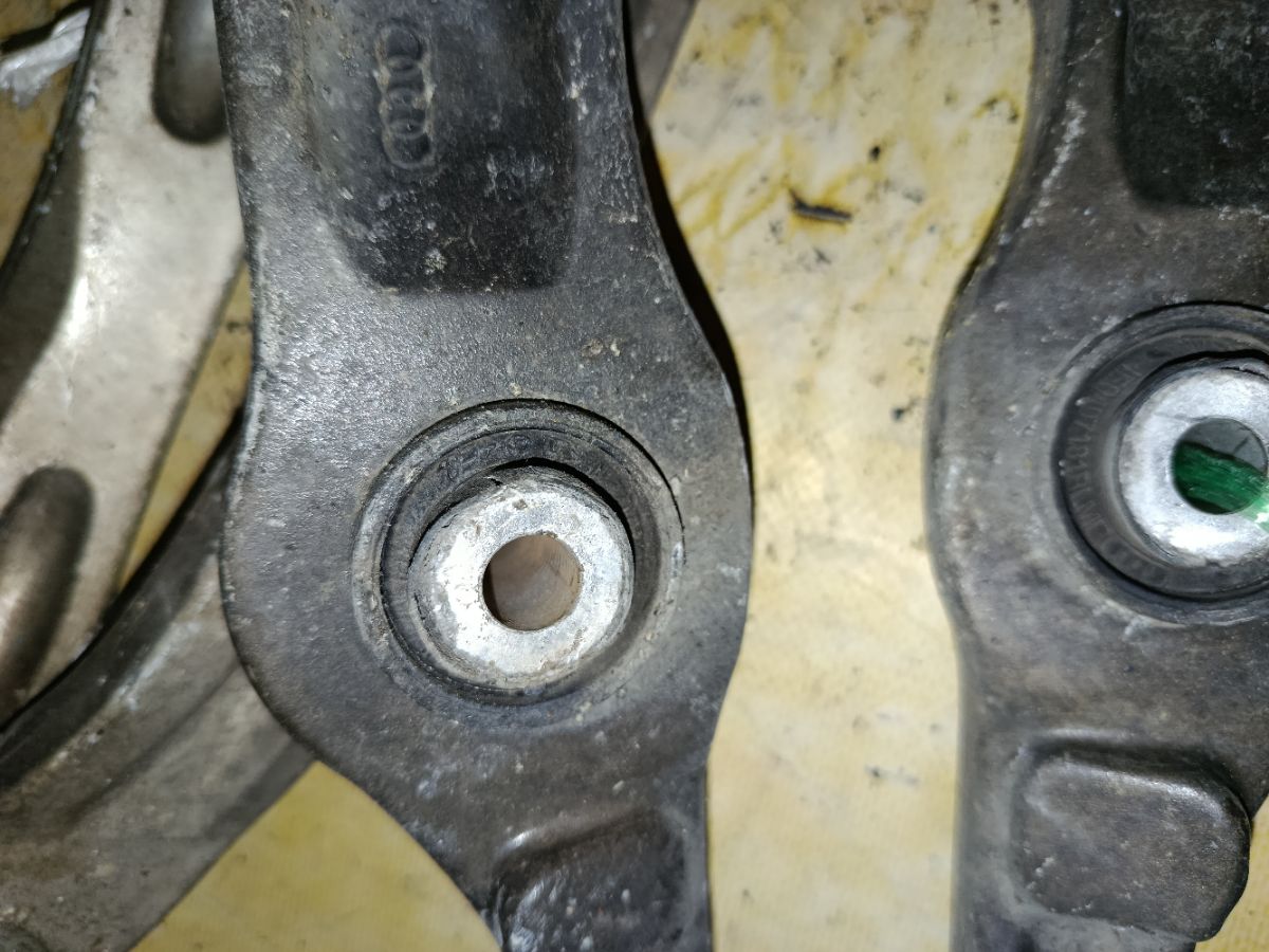 Рычаг на Audi A6 4F CCEA Фото 4