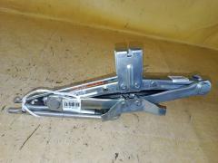 Домкрат на Nissan X-Trail NT30