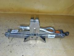 Домкрат на Nissan X-Trail NT31