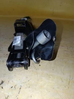 Домкрат на Subaru Impreza GD3 Фото 2