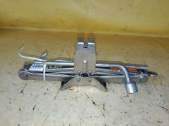 Домкрат на Nissan X-Trail NT30