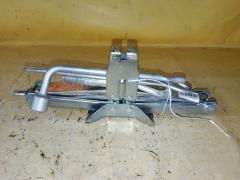 Домкрат на Nissan X-Trail NT31 Фото 2