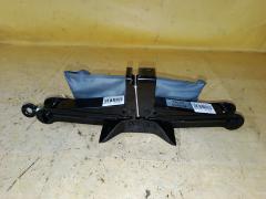 Домкрат на Subaru Legacy Lancaster BH9 Фото 2