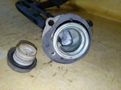 Заливная горловина топливного бака на Mazda Familia S-Wagon BJ5W ZL Фото 5