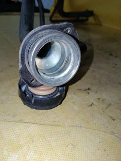 Заливная горловина топливного бака на Mitsubishi Grandis NA4W 4G69 Фото 5