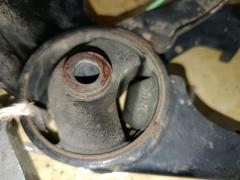 Подушка двигателя на Toyota Ipsum ACM21W 2AZ-FE Фото 3