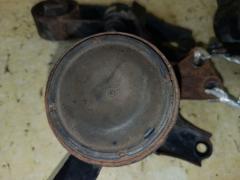 Подушка двигателя на Toyota Corolla Fielder NZE164G 1NZ-FE Фото 2