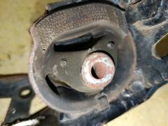 Подушка двигателя на Toyota Corolla Fielder NZE164G 1NZ-FE Фото 4
