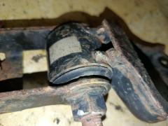 Подушка двигателя на Toyota Corolla Fielder NZE164G 1NZ-FE Фото 7