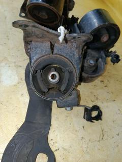 Подушка двигателя на Nissan X-Trail NT30 QR20DE Фото 6