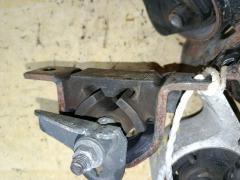 Подушка двигателя на Nissan Wingroad WFY11 QG15DE Фото 6