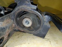 Подушка двигателя на Toyota Corolla Fielder NZE144G 1NZ-FE Фото 3