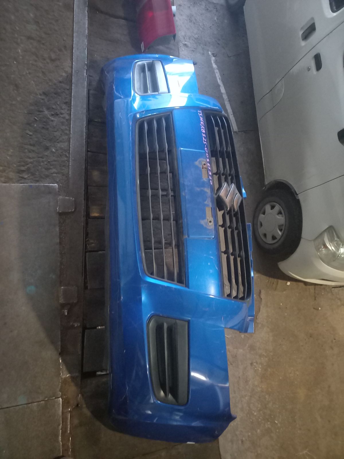 Бампер 71711-51K00 на Suzuki Splash XB32S Фото 14