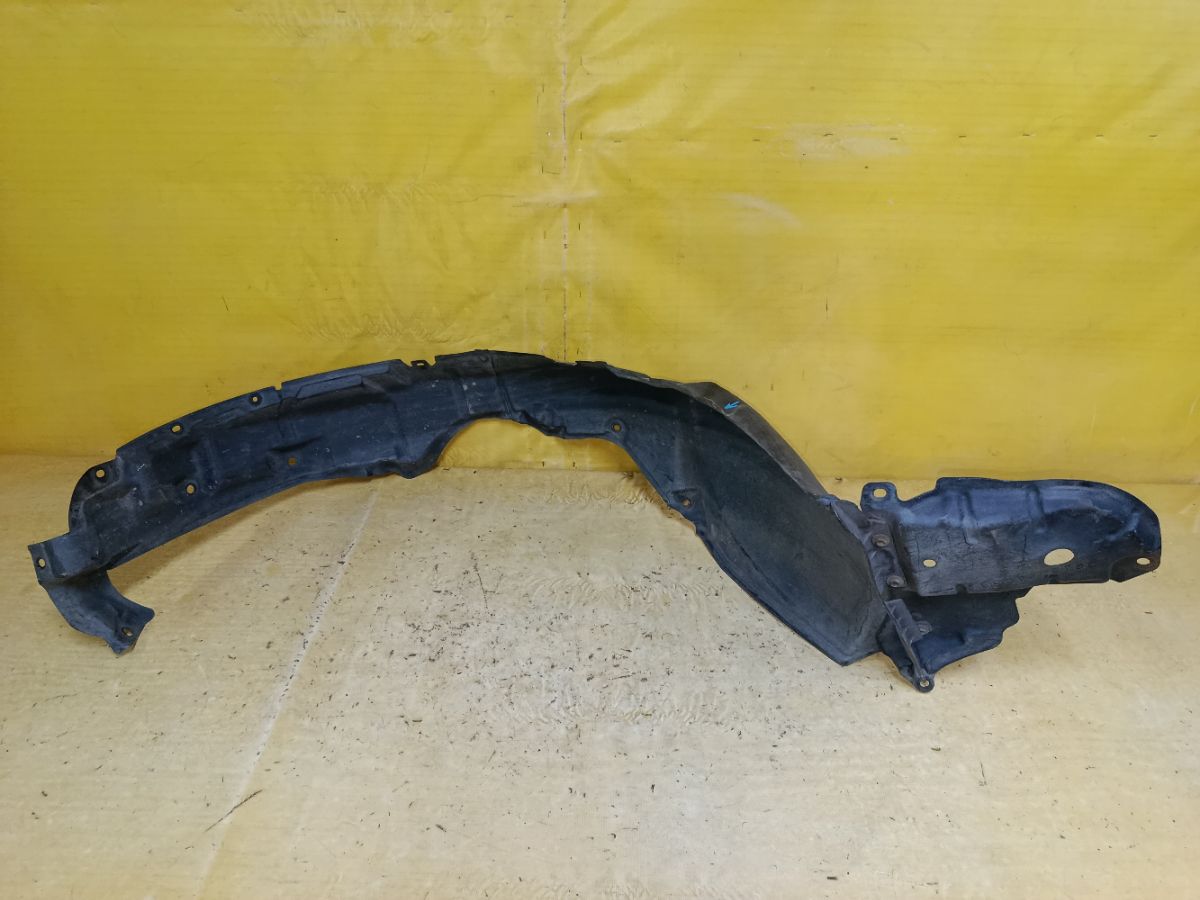 Подкрылок 53875-47030 на Toyota Prius ZVW30 2ZR-FXE Фото 1