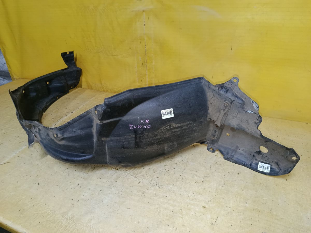 Подкрылок 53875-47030 на Toyota Prius ZVW30 2ZR-FXE Фото 4