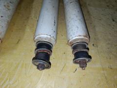 Амортизатор на Suzuki Jimny JB23W Фото 6