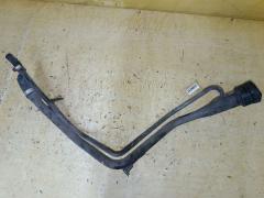 Заливная горловина топливного бака на Toyota Bb QNC20 K3-VE Фото 2