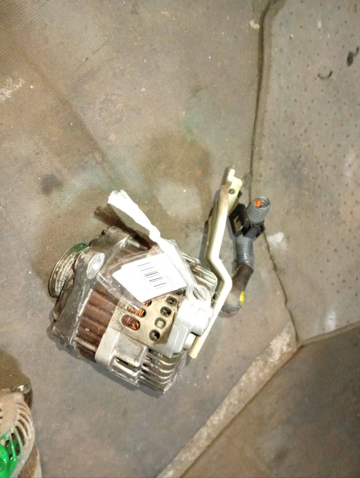 Генератор 23100-EG000 на Nissan Skyline V36 VQ25HR Фото 6