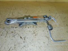 Домкрат на Nissan Ad Expert VAY12