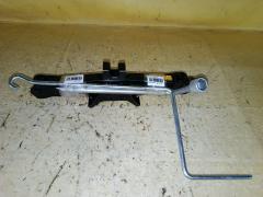 Домкрат на Toyota