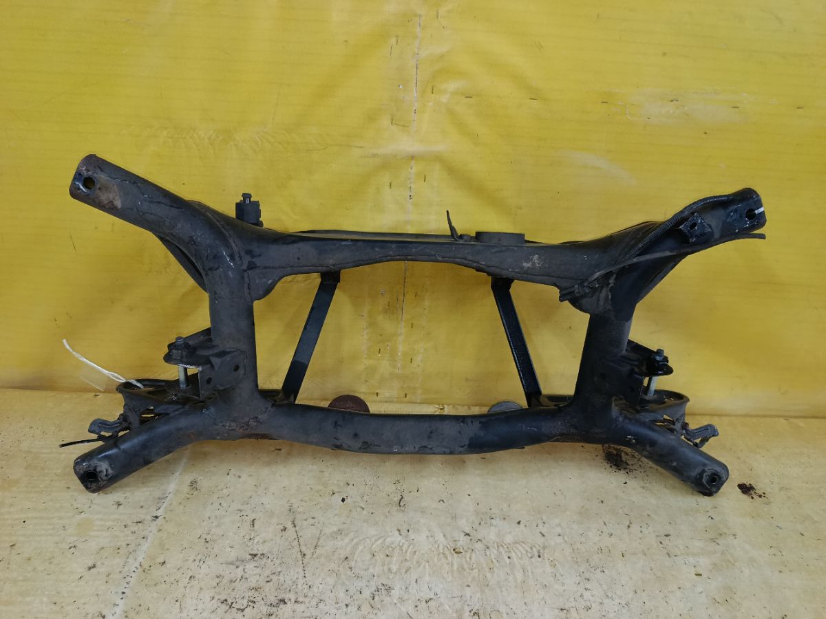 Балка подвески на Mitsubishi Outlander CW5W 4B12 Фото 1