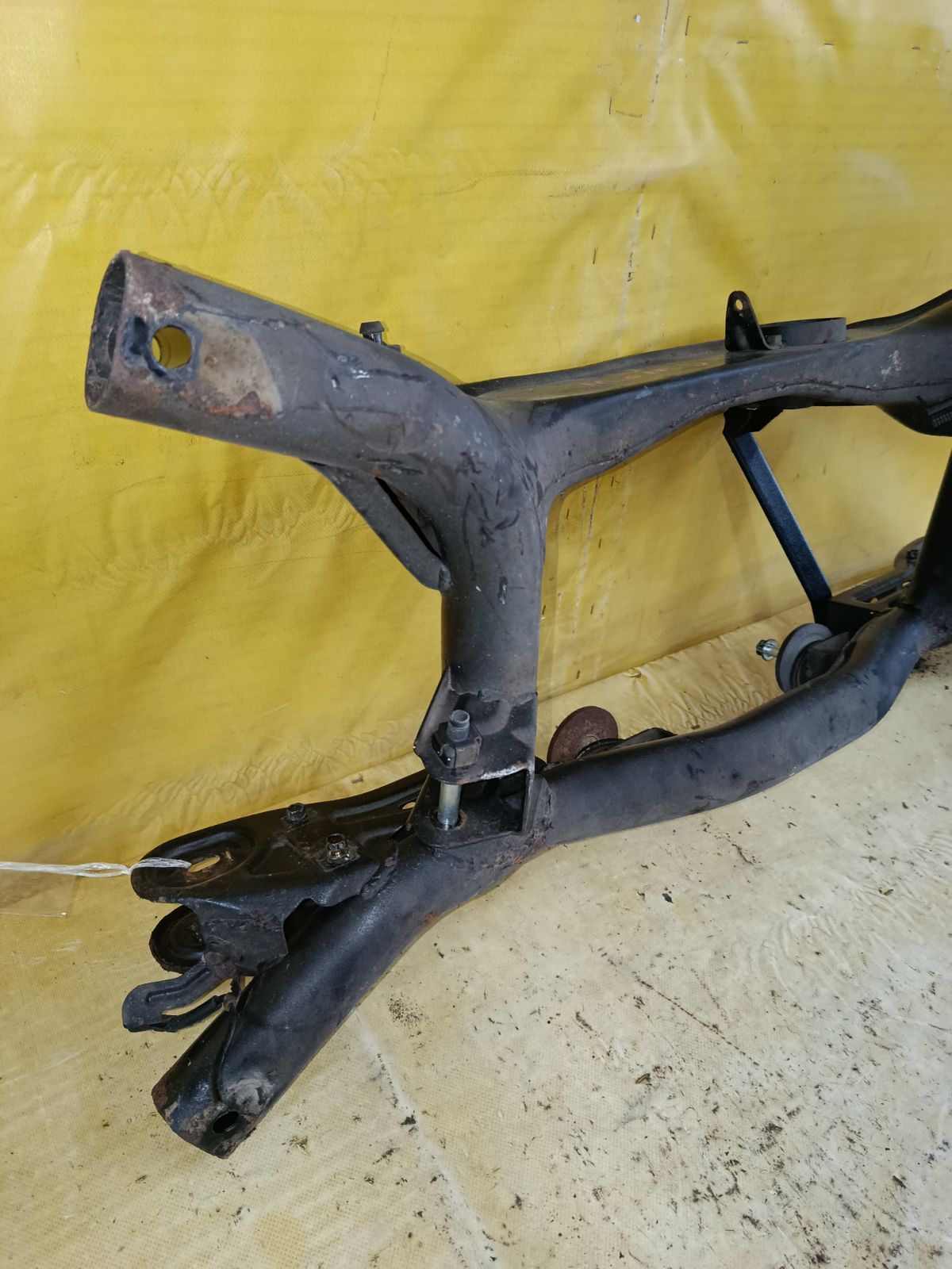 Балка подвески на Mitsubishi Outlander CW5W 4B12 Фото 4