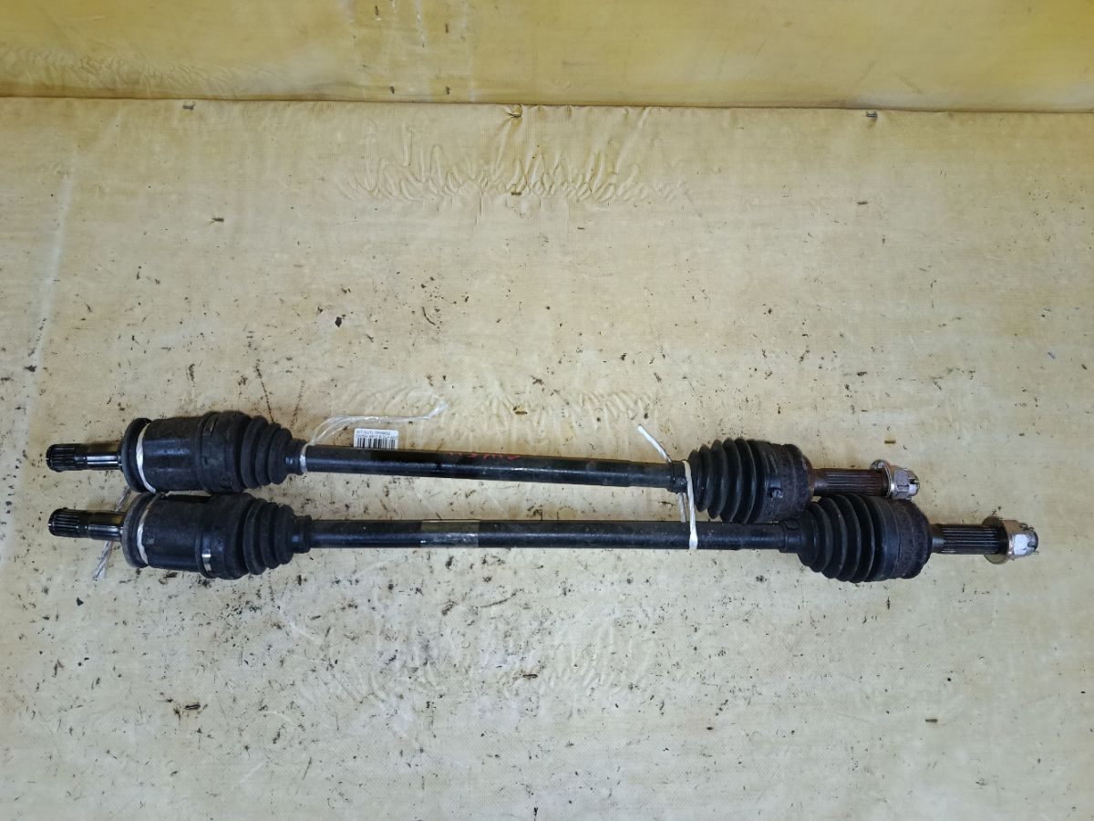 Привод на Mitsubishi Outlander CW5W 4B12 Фото 1