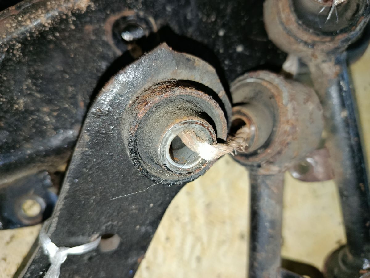 Рычаг на Mitsubishi Outlander CW5W 4B12 Фото 3