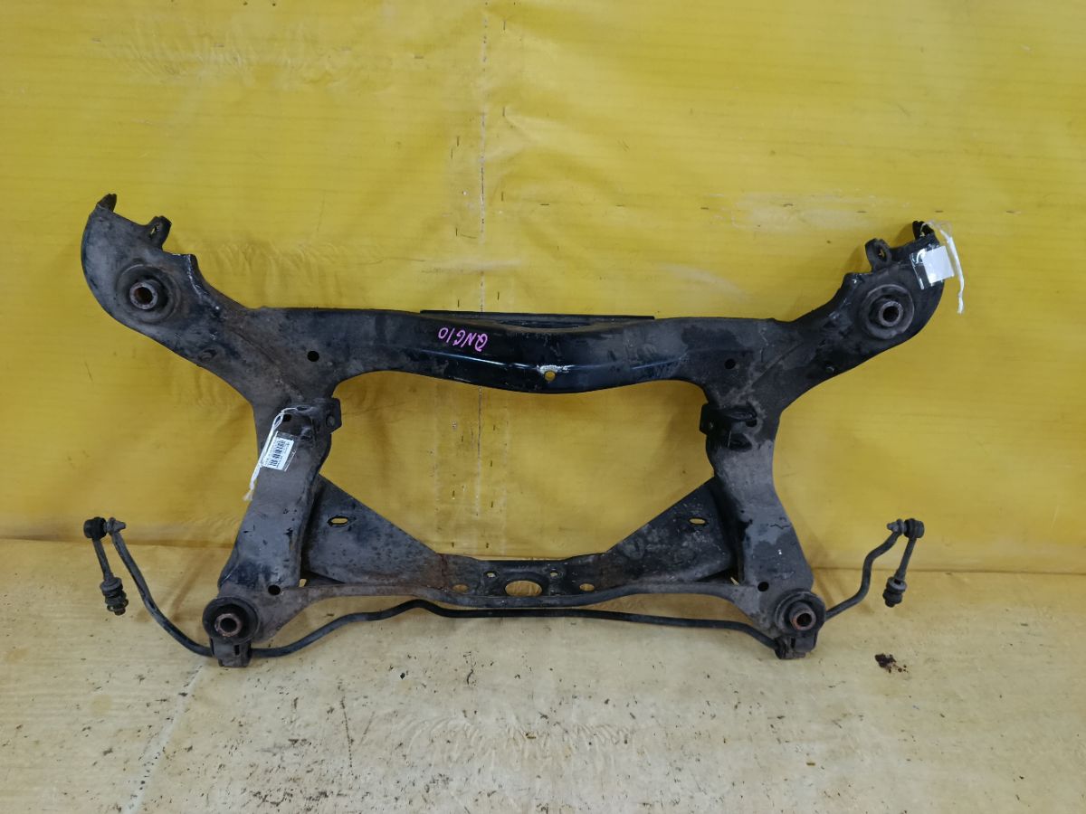 Балка подвески на Nissan Bluebird Sylphy QNG10 QG18DE Фото 1