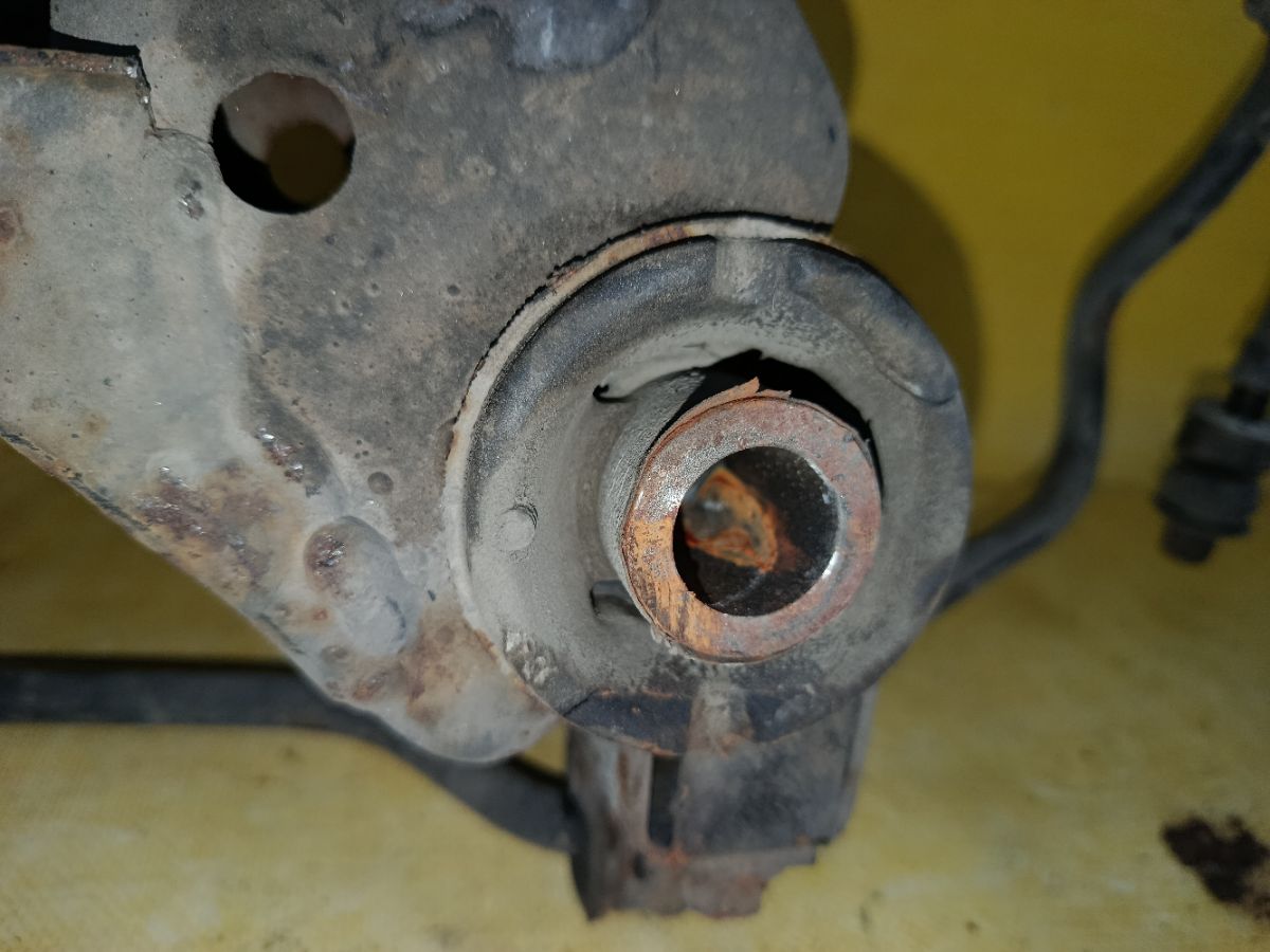 Балка подвески на Nissan Bluebird Sylphy QNG10 QG18DE Фото 7