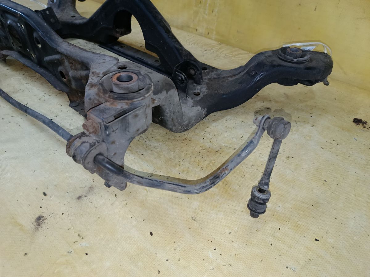 Балка подвески на Nissan Bluebird Sylphy QNG10 QG18DE Фото 10