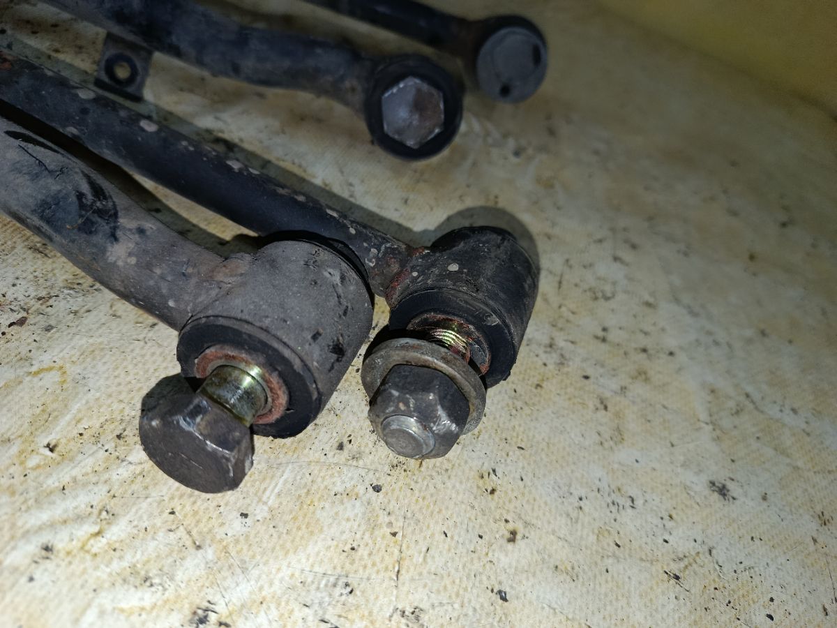 Тяга реактивная на Nissan Bluebird Sylphy QNG10 Фото 5