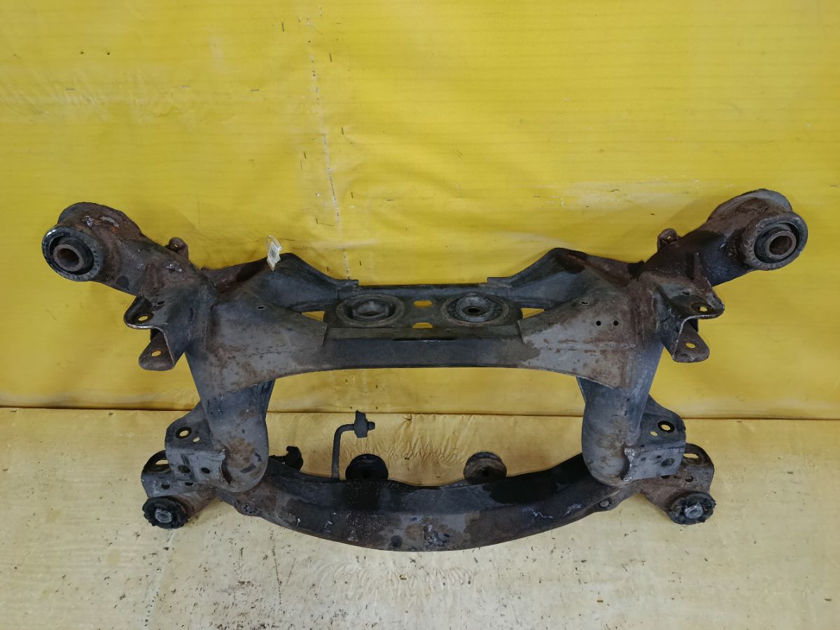 Балка подвески на Toyota Verossa GX115 1G-FE Фото 14