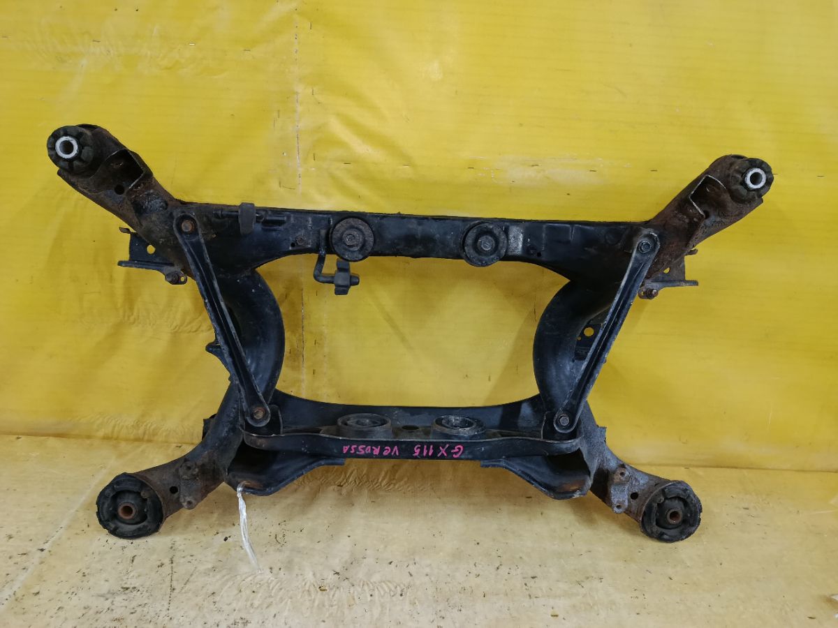 Балка подвески на Toyota Verossa GX115 1G-FE Фото 1