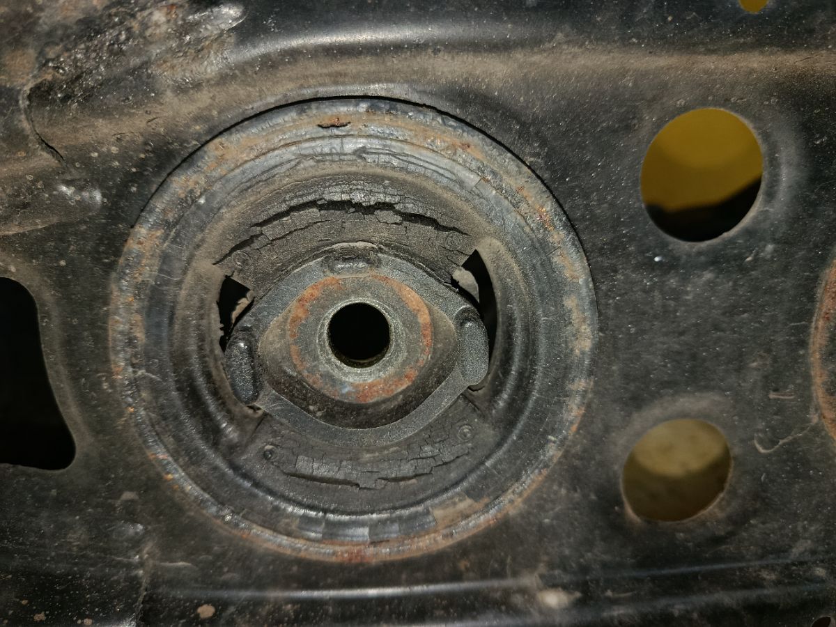 Балка подвески на Toyota Verossa GX115 1G-FE Фото 6