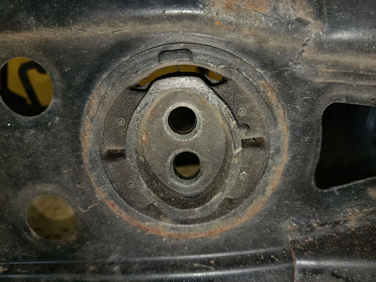 Балка подвески на Toyota Verossa GX115 1G-FE Фото 7